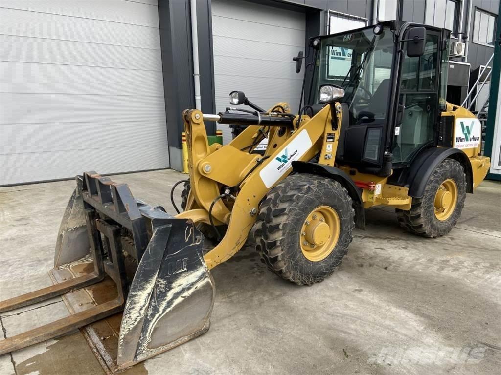 CAT 906M (7164) Carregadora multifunções