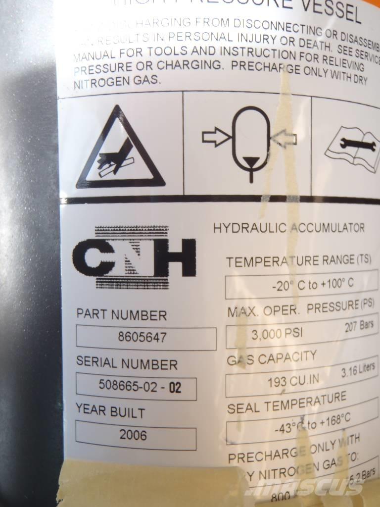 CASE Accumulator Travőes