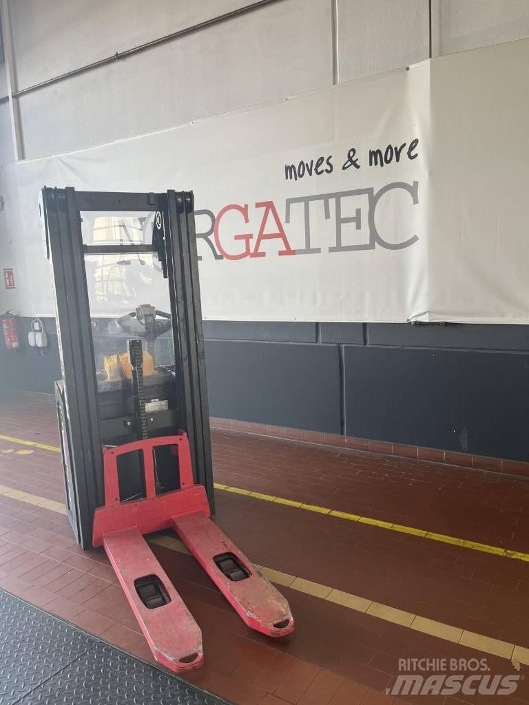 Hyster S1.4 Empilhador para operador externo