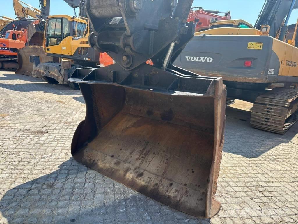 Volvo EC 240 C L Escavadeiras de esteiras