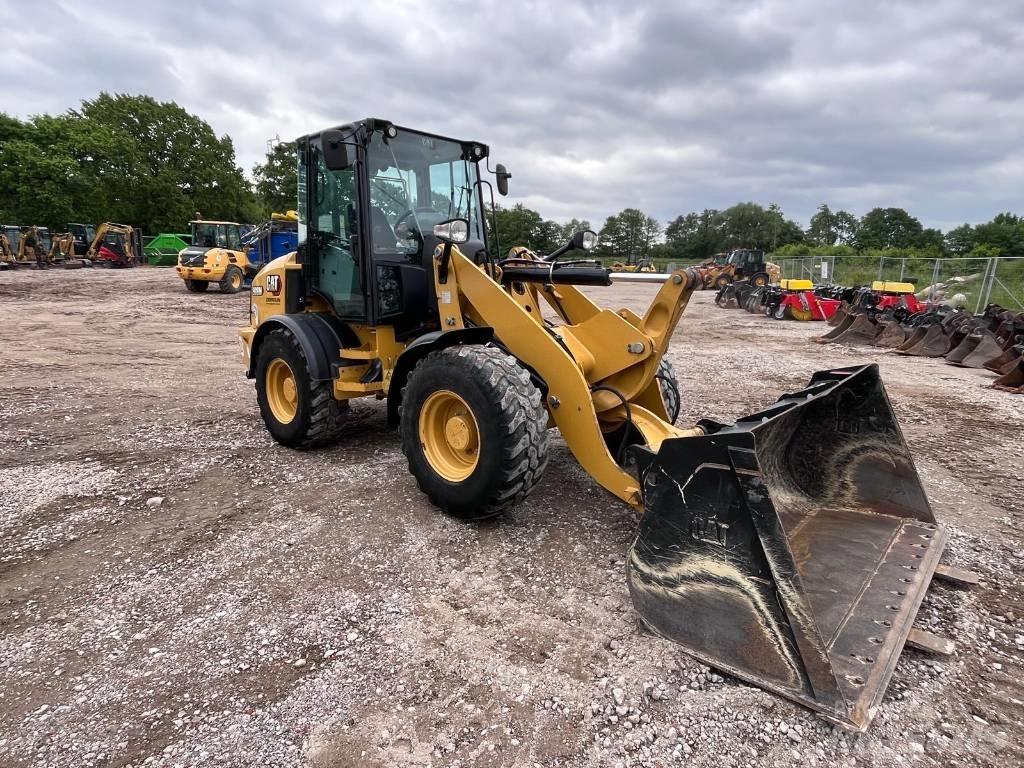 CAT 908M Carregadeiras de rodas