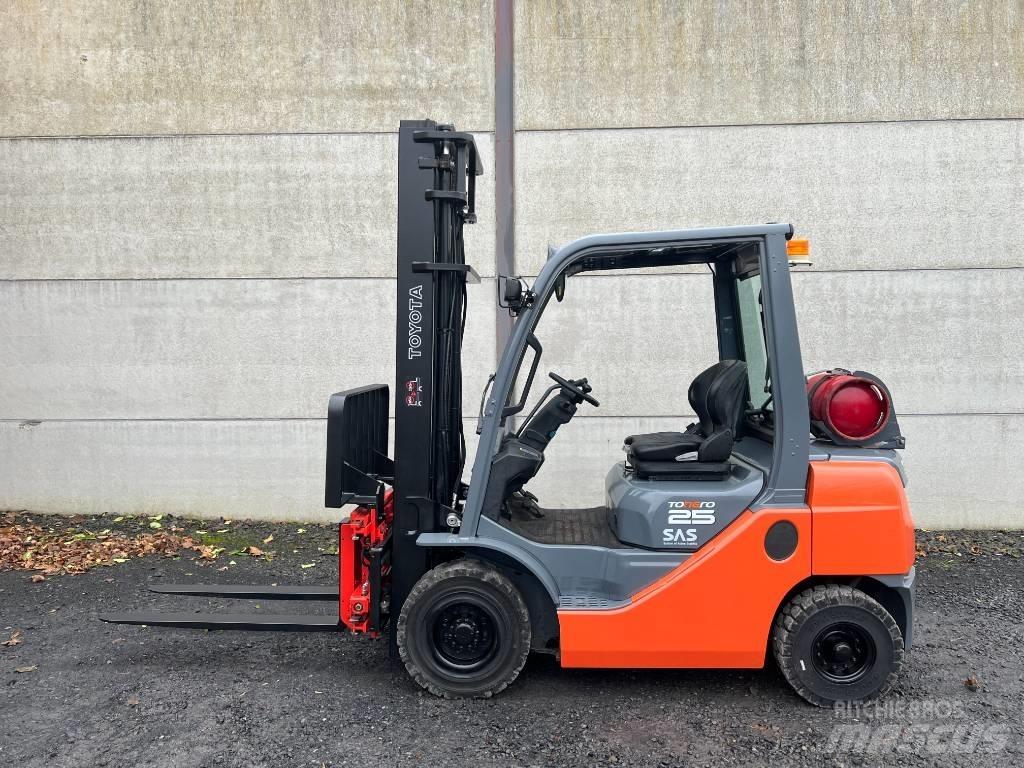 Toyota 02-8 FGF 25 Empilhadores a gás