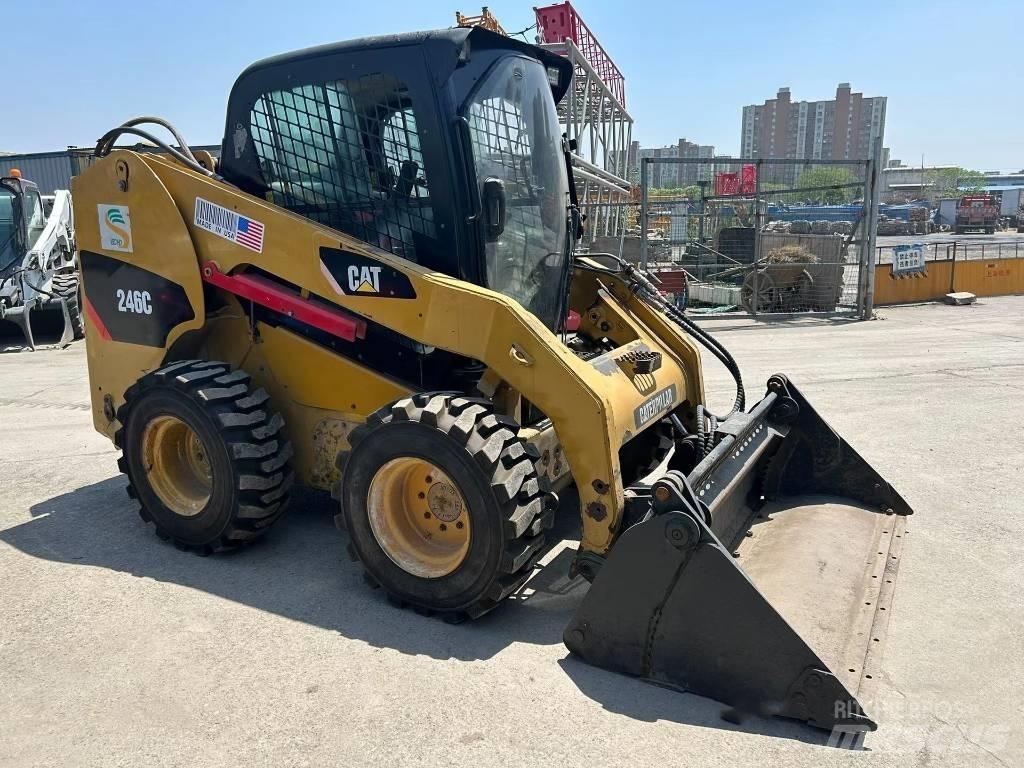 CAT 246 C Minicarregadeiras