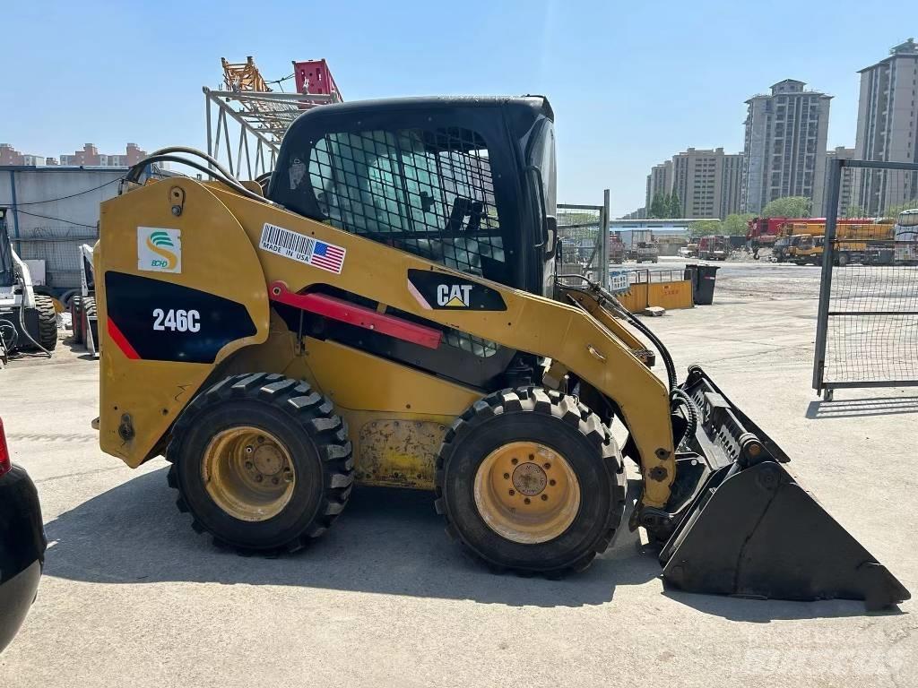 CAT 246 C Minicarregadeiras