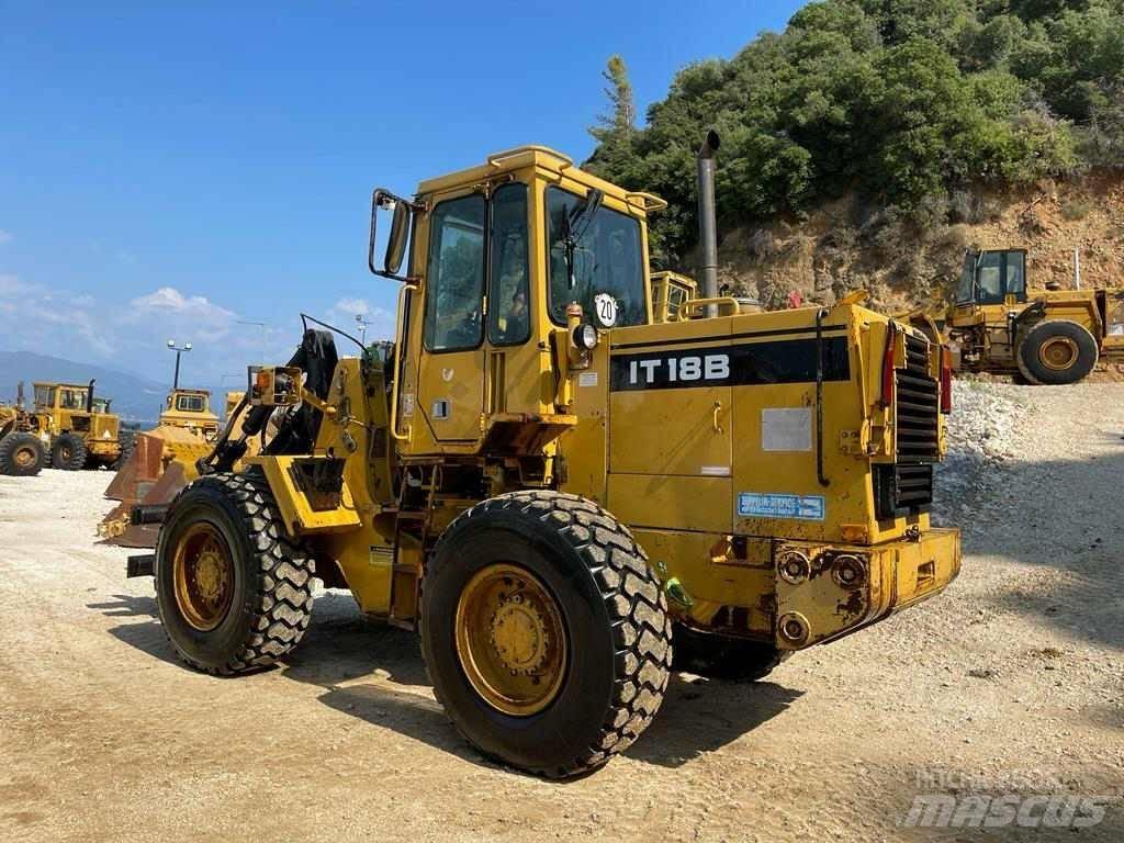 CAT IT 18 B Carregadeiras de rodas