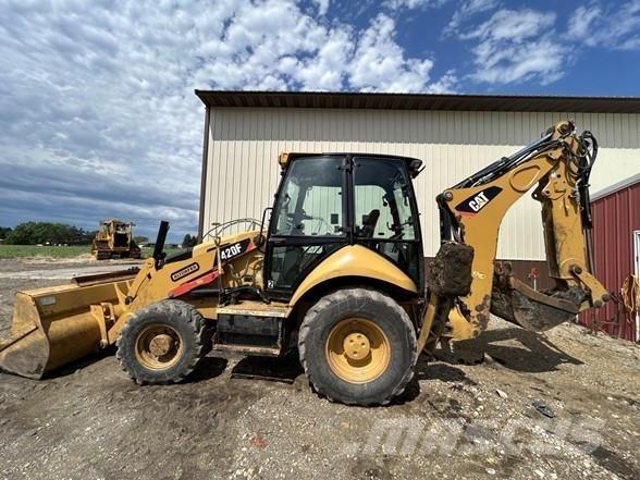 CAT 420F Retroescavadeiras