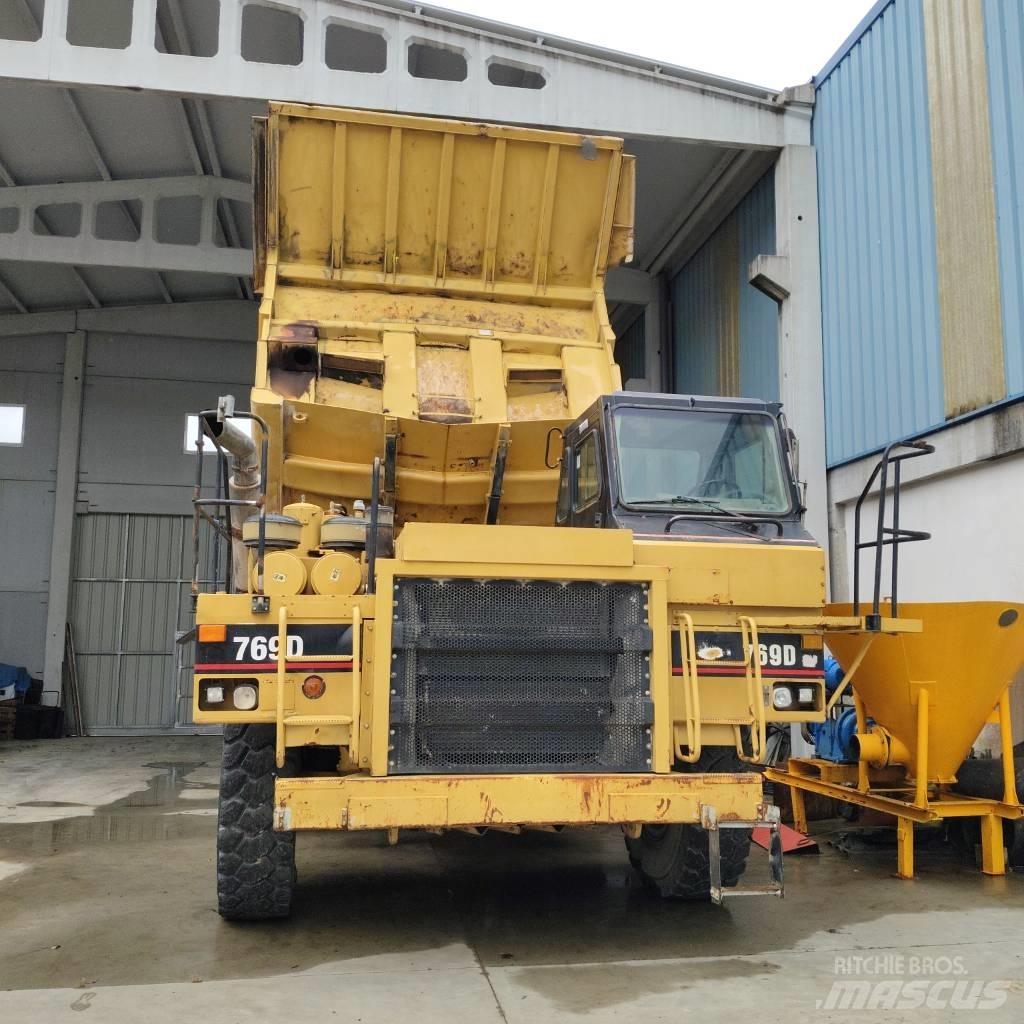CAT 769 D Camiőes basculantes rígidos