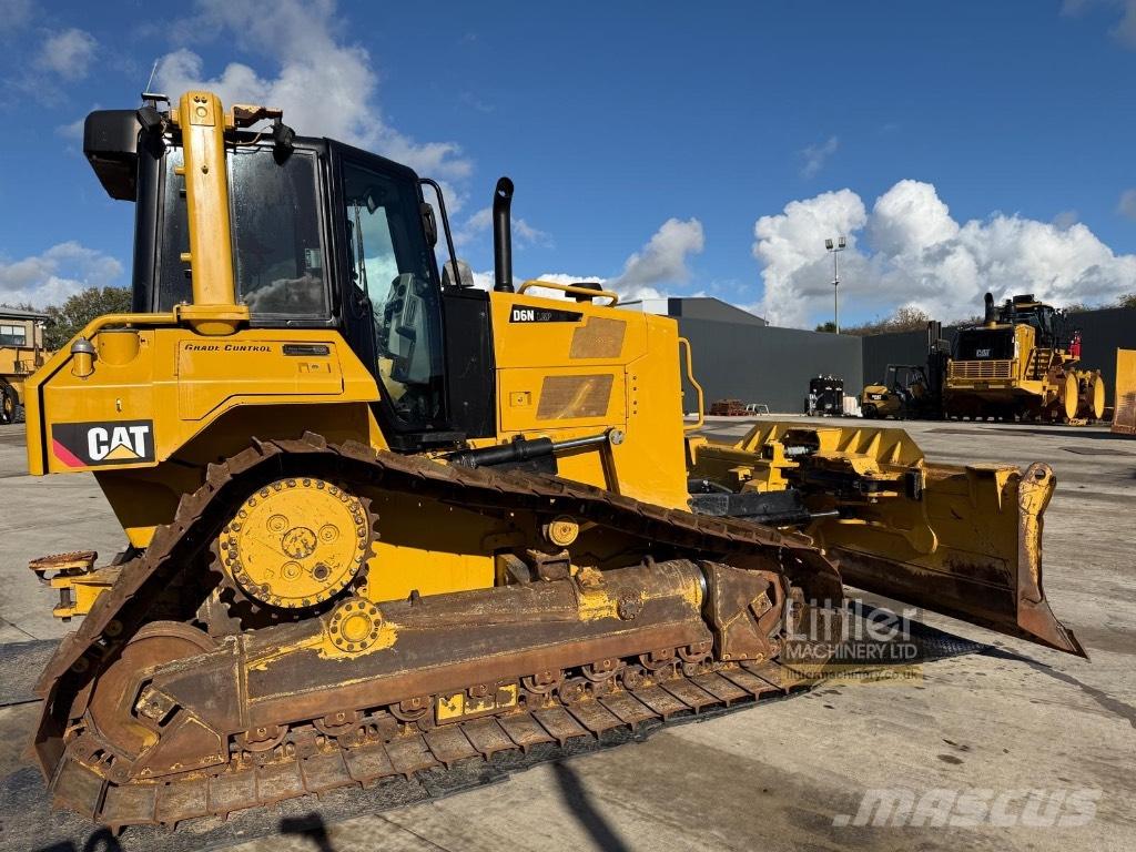 CAT D 6 N LGP Dozers - Tratores rastos