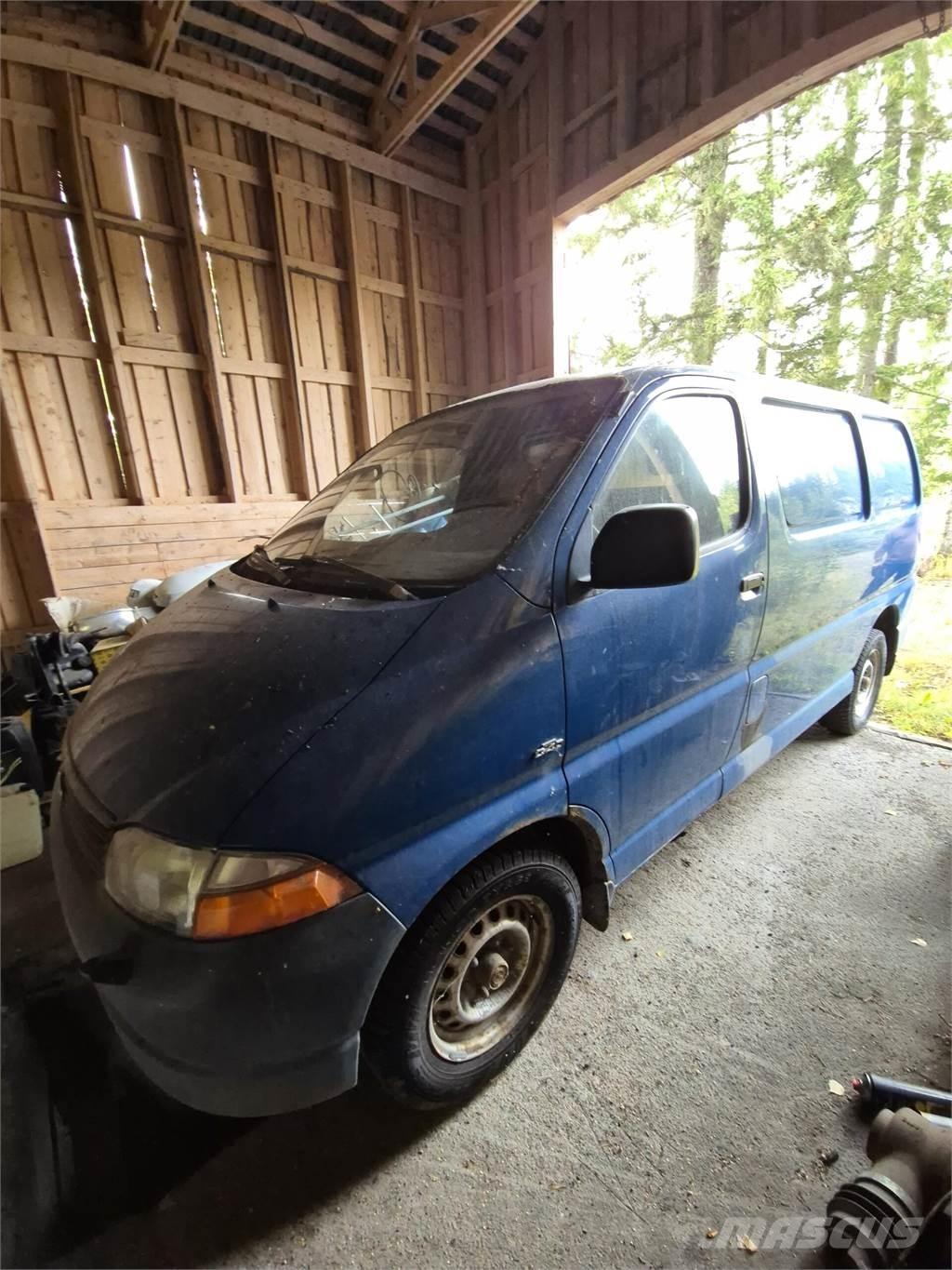Toyota Hiace Carrinhas de caixa fechada