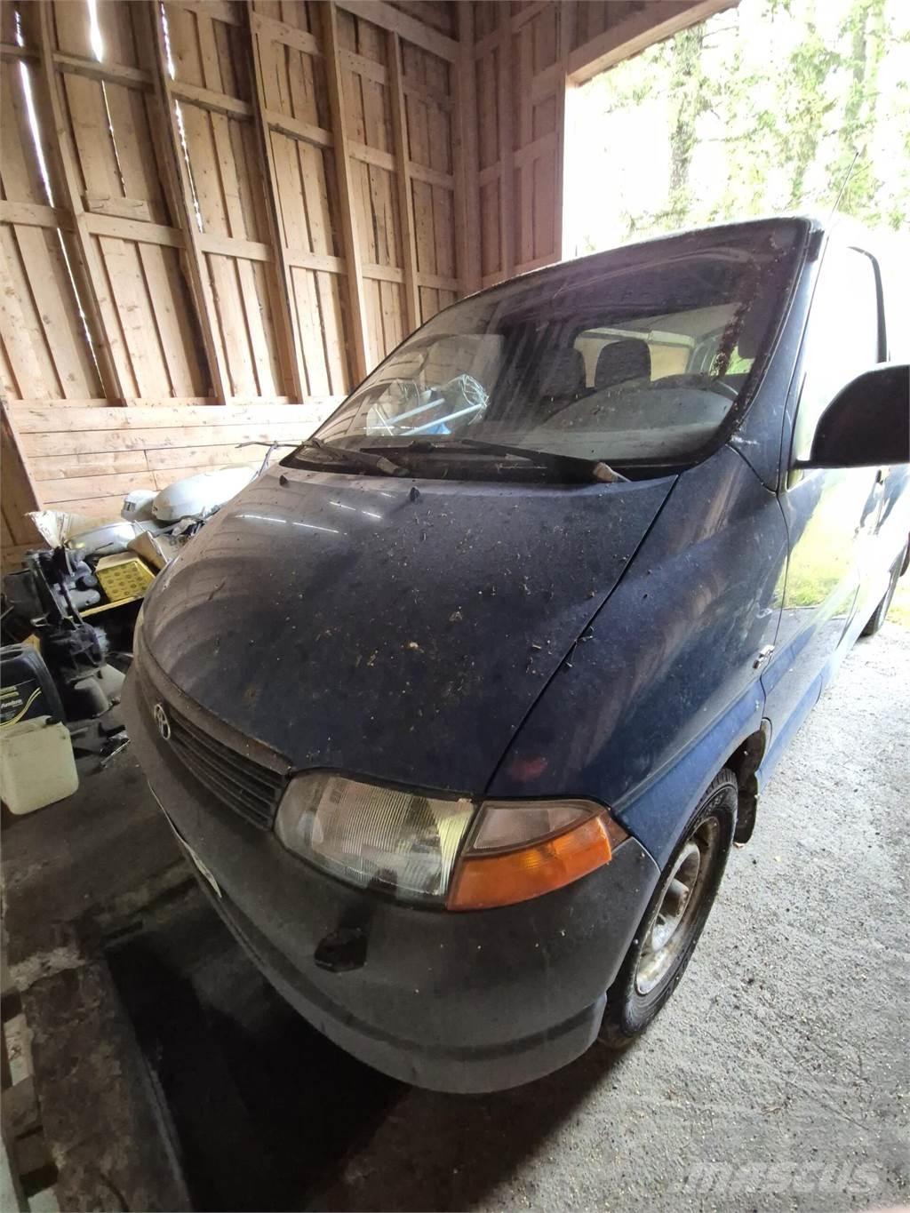 Toyota Hiace Carrinhas de caixa fechada