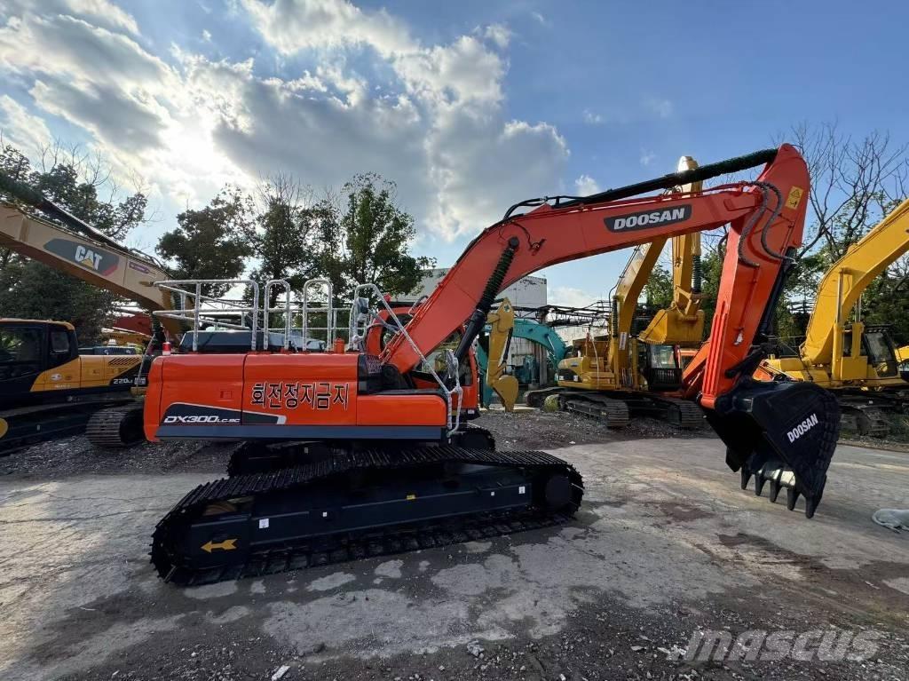 Doosan DX300LC Escavadeiras de esteiras