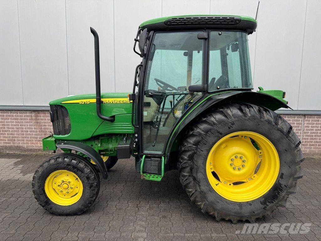 John Deere 5215 Automóvel