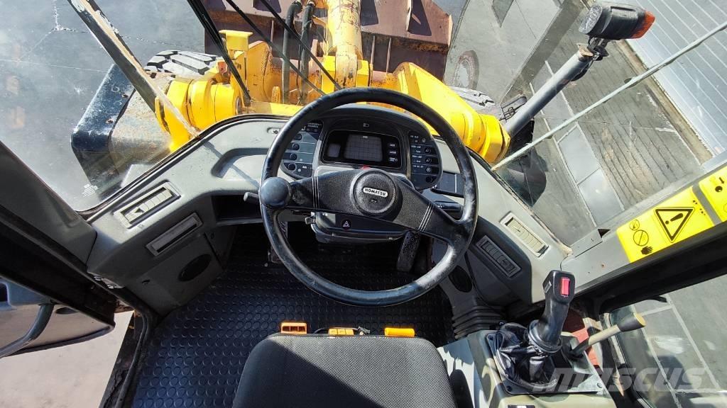 Komatsu WA 270-3 Carregadeiras de rodas