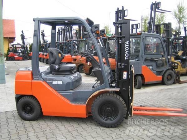 Toyota 02-8FG25 Empilhadores a gás