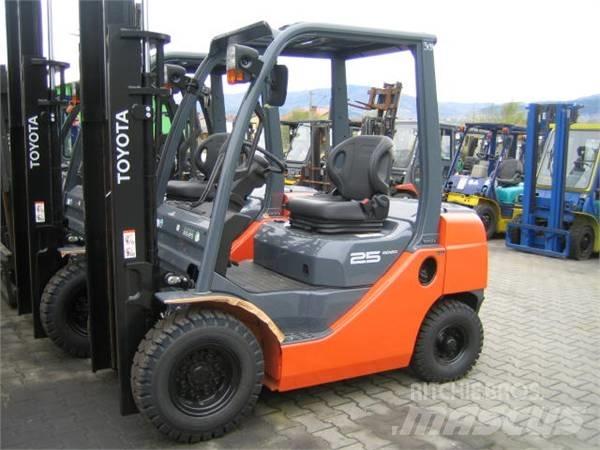 Toyota 02-8FG25 Empilhadores a gás