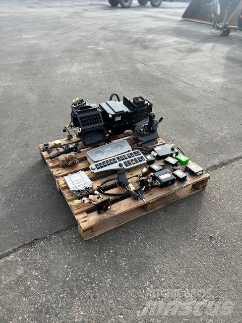 Doosan DL 400 Electrónica