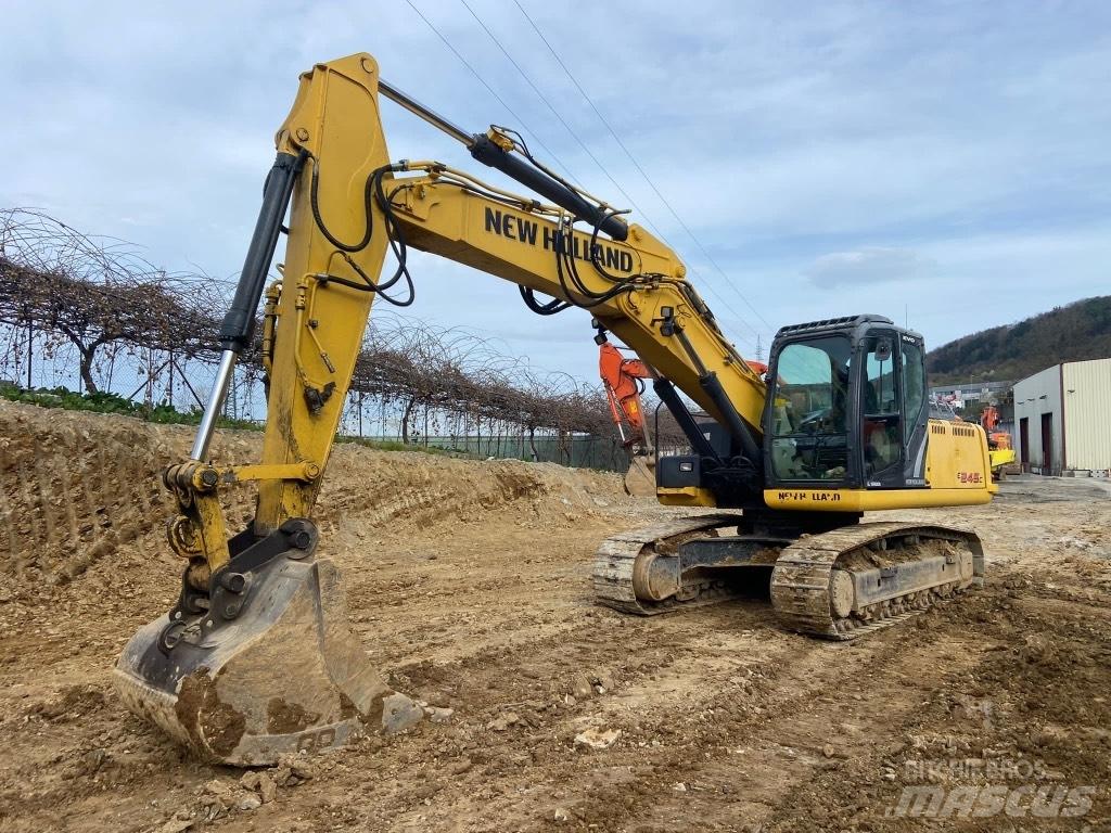 New Holland E245 Escavadeiras de esteiras