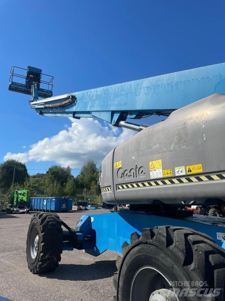 Genie S 125 Elevadores braços articulados