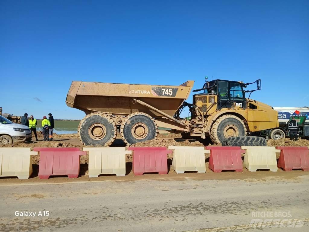 CAT 745 Caminhões articulados