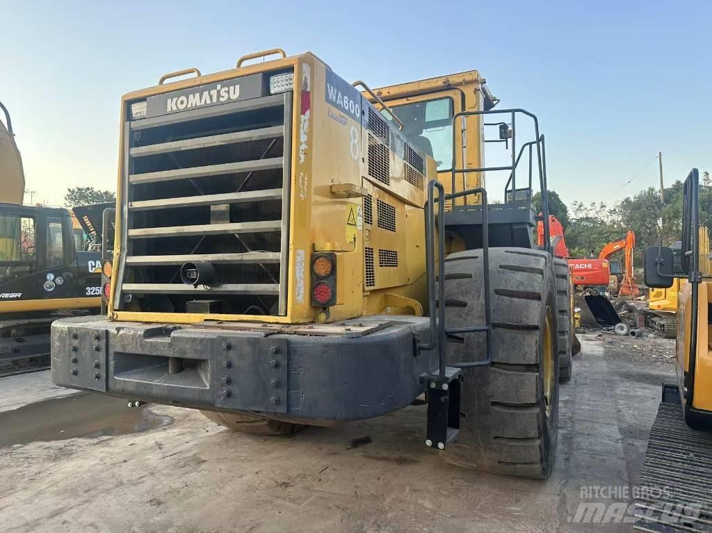 Komatsu WA 600 Carregadeiras de rodas