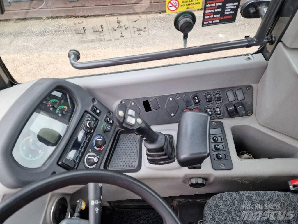 CASE 221 F Carregadeiras de rodas
