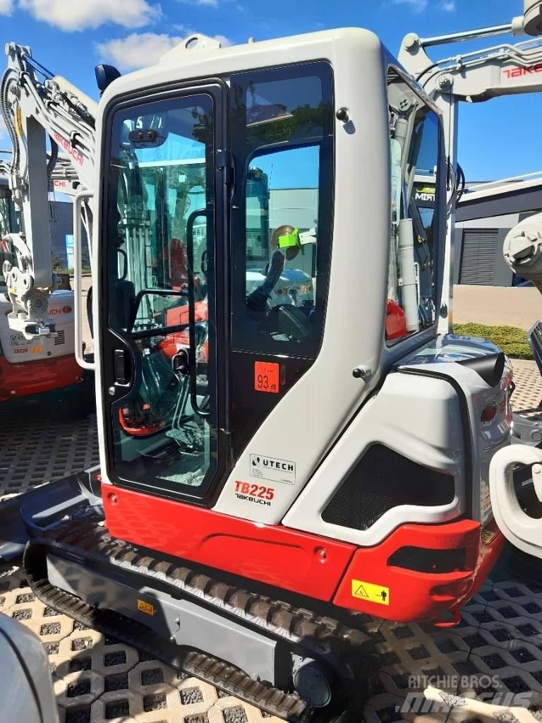Takeuchi TB225 V3 Miniescavadeiras