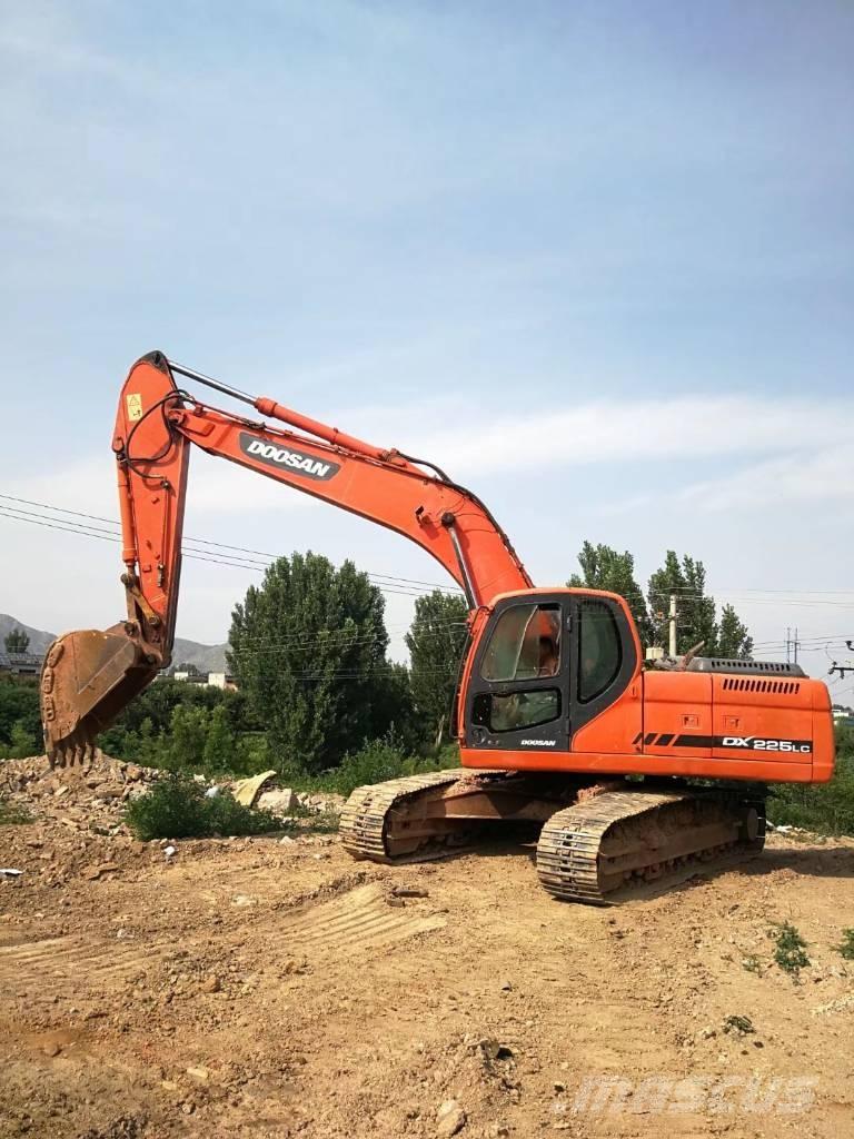 Doosan DX 225 Escavadeiras de esteiras