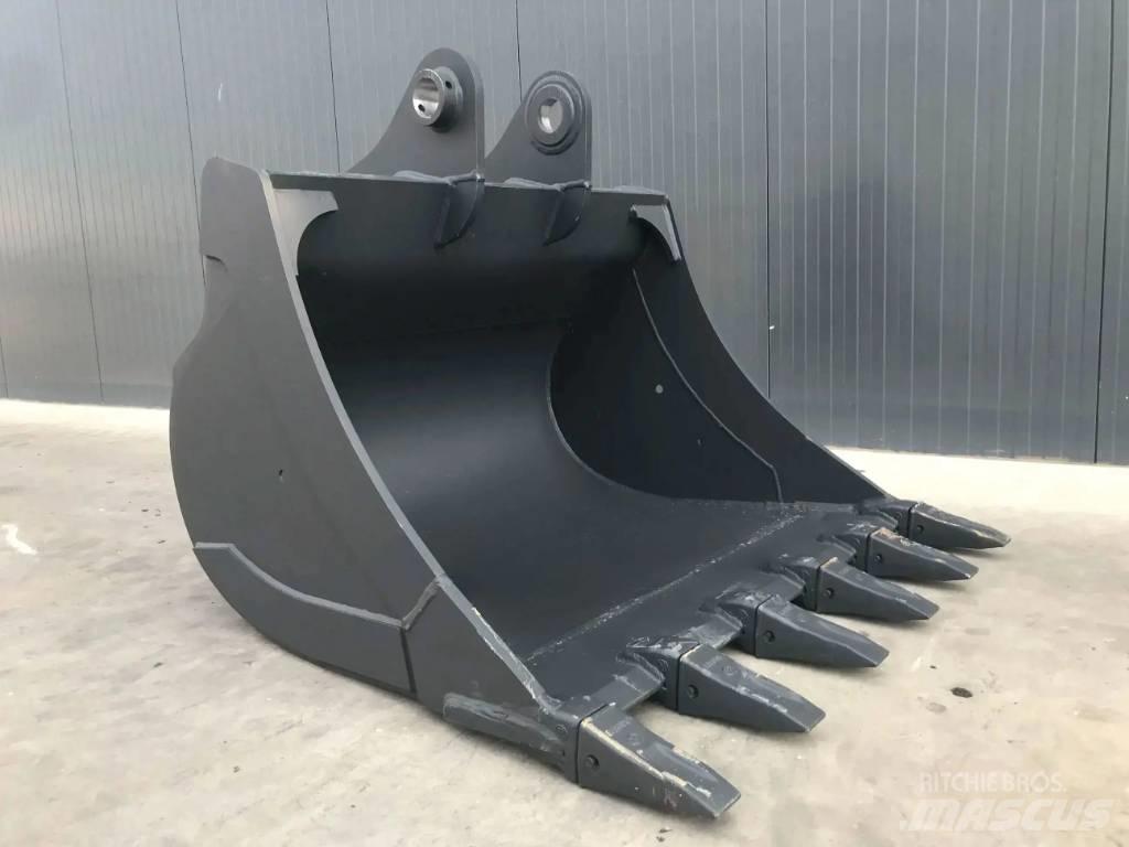 Komatsu PC210 Baldes
