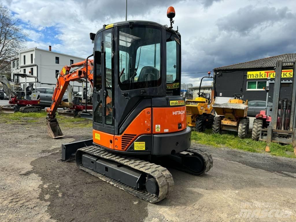 Hitachi ZX 30 U-2 Miniescavadeiras