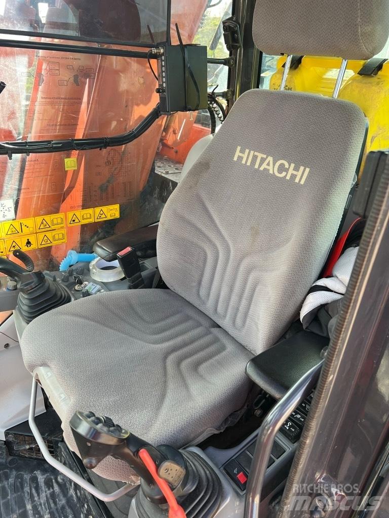 Hitachi ZX 135 US-6 Escavadeiras de esteiras