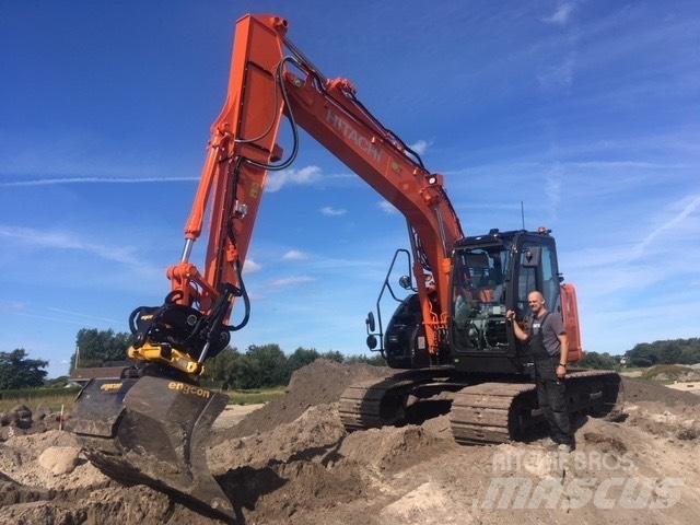 Hitachi ZX 135 US-6 Escavadeiras de esteiras