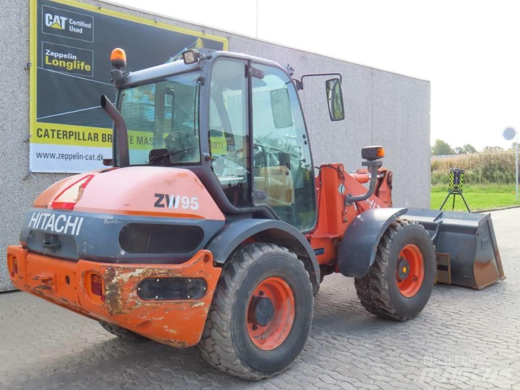 Hitachi ZX 95 Carregadeiras de rodas