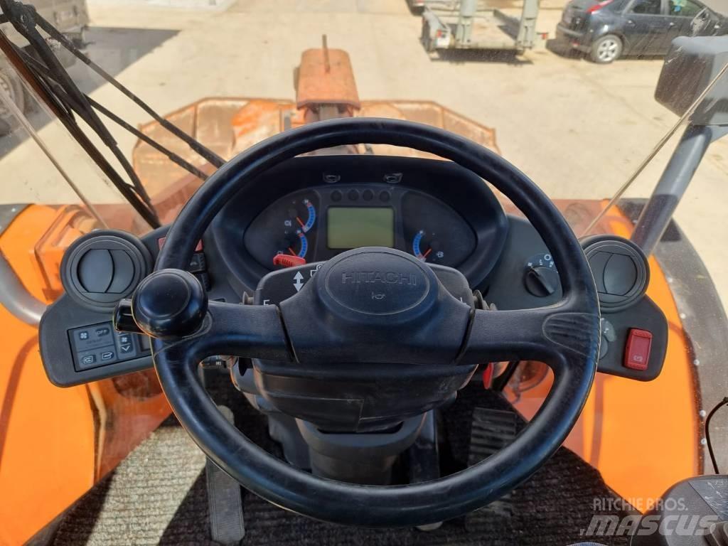 Hitachi ZW 220 Carregadeiras de rodas