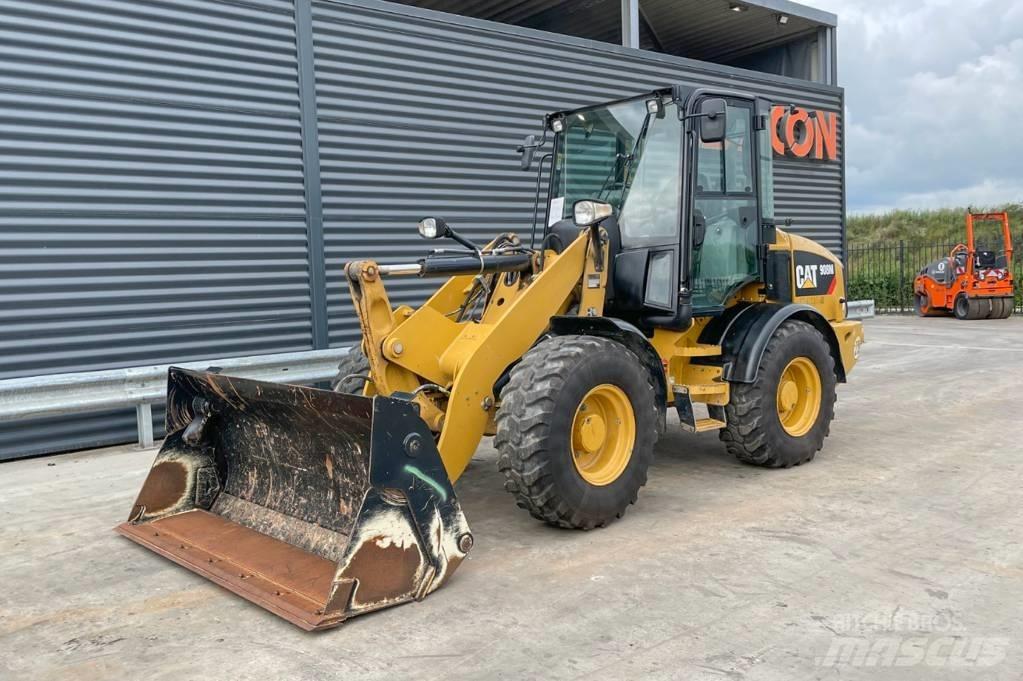 CAT 908M Carregadeiras de rodas