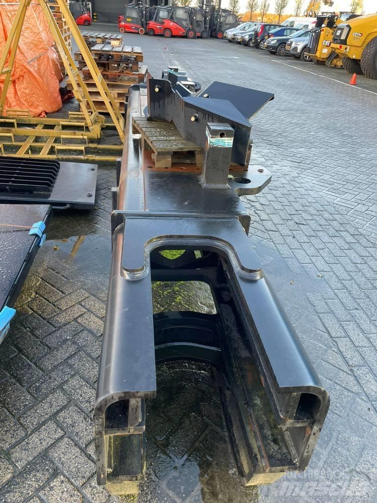 CAT 390 F L Chassis e suspensões