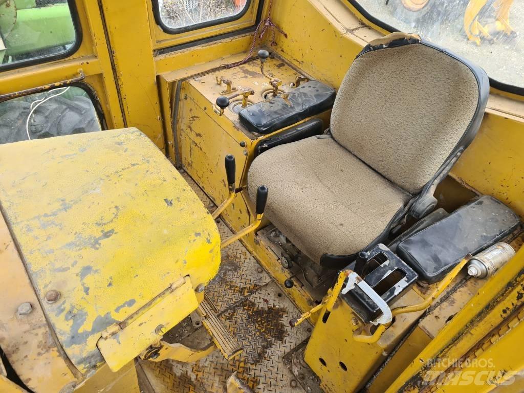 Komatsu D 85-18 Dozers - Tratores rastos