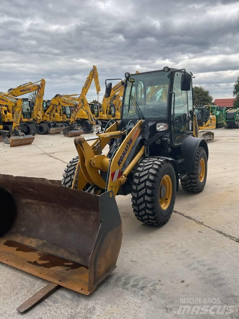 Komatsu WA80M-8 Mini carregadoras