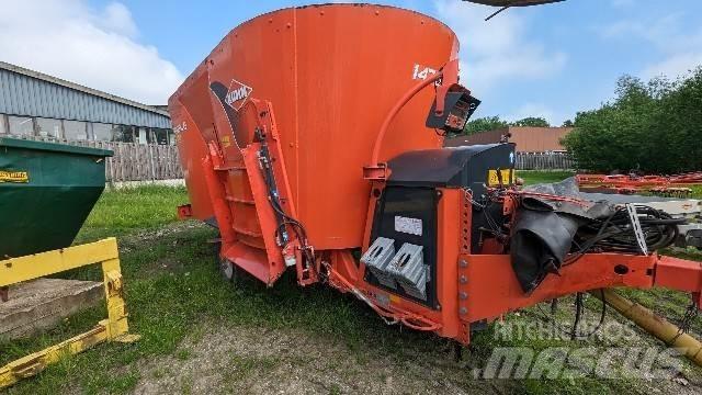 Kuhn Profile 1470 Alimentadores de animais