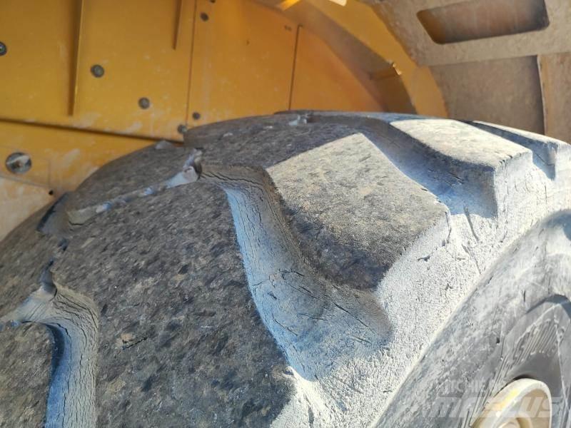 CAT 966M Carregadeiras de rodas