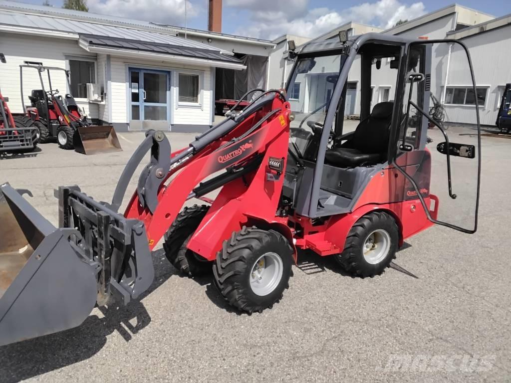QuattroX 810 Mini carregadoras
