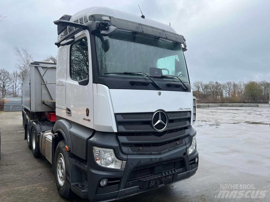 Mercedes-Benz 2548 Cavalos Mecânicos