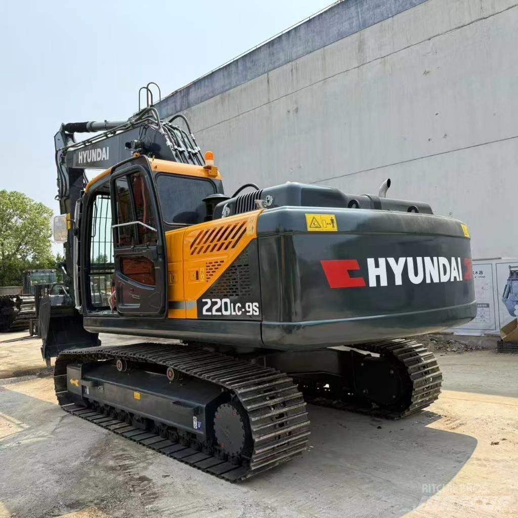 Hyundai R220LC-9S Escavadoras Midi 7t - 12t