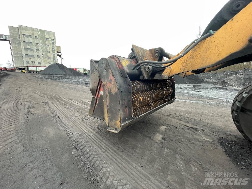 Liebherr L 580 Carregadeiras de rodas