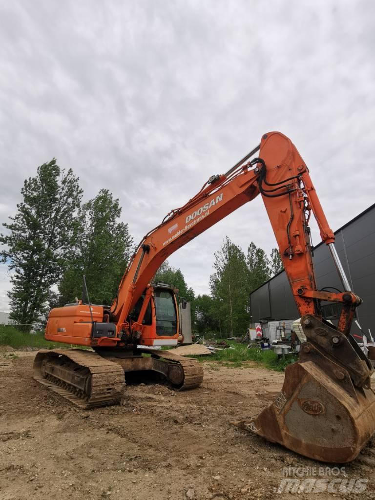 Doosan DX 225 LC Escavadeiras de esteiras