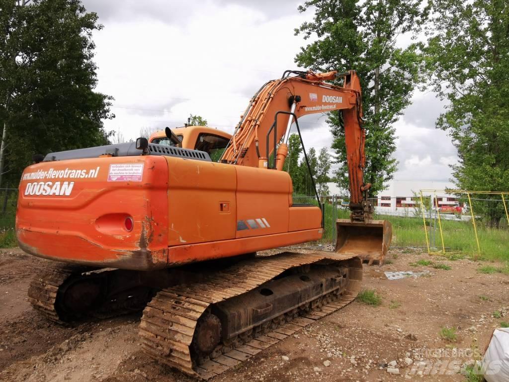 Doosan DX 225 LC Escavadeiras de esteiras