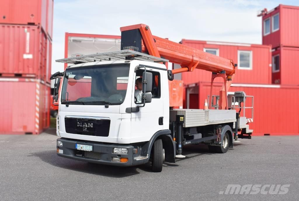 Ruthmann T 330 Plataformas aéreas montadas em camião