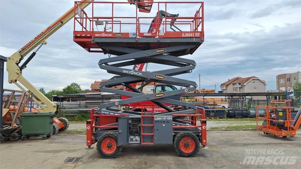 SkyJack 8841RT Elevadores de tesoura