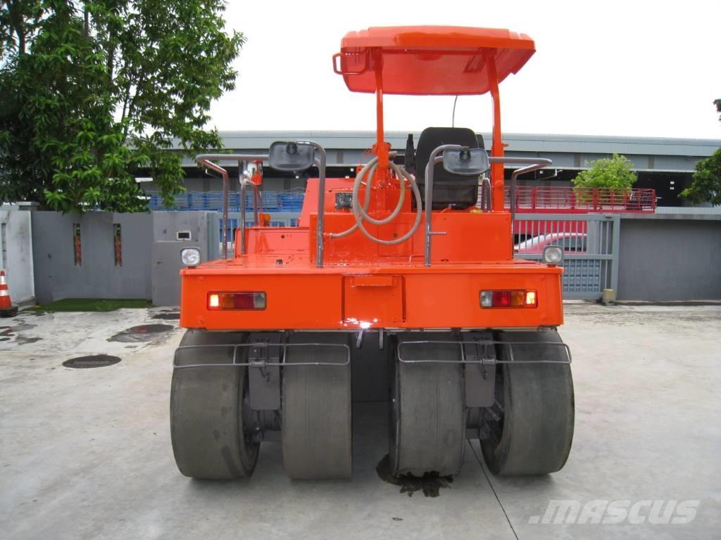 Sakai TZ 701 Cilindros Compactadores de pneus