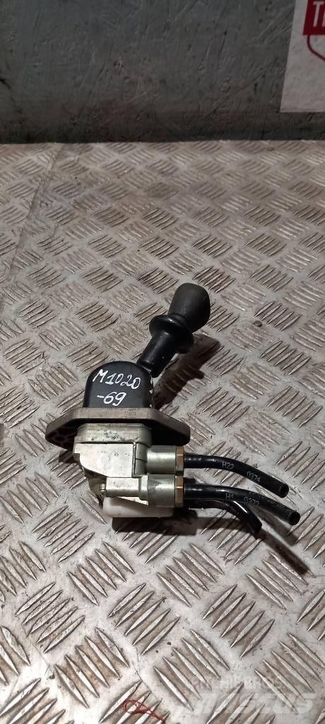 MAN TGA  81523156171 Cabines e interior