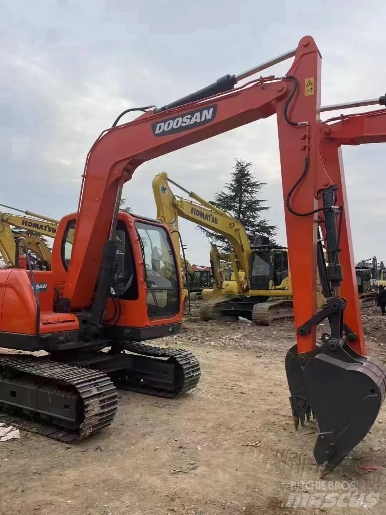 Doosan DX 80 Escavadoras Midi 7t - 12t
